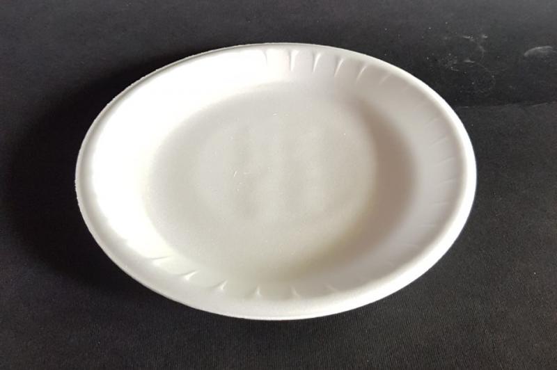 Plastični tanjir 20 cm